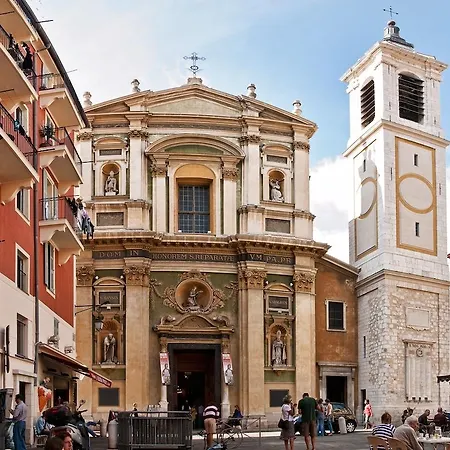 阿克罗波利斯驿站酒店