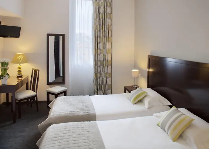 Relais Acropolis 3* نيس