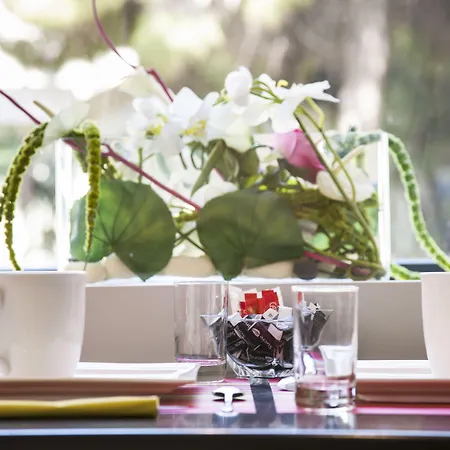 릴레스 아크로폴리스 니스